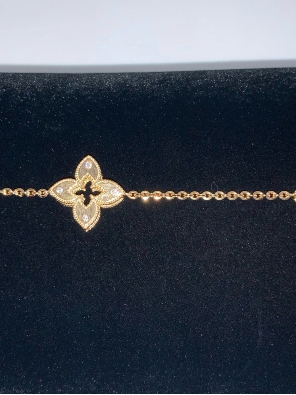 18k Venetian Station Necklace - Picture 8 of 9